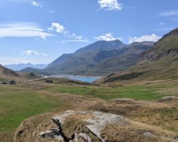 Le lac du Mont Cenis de loin